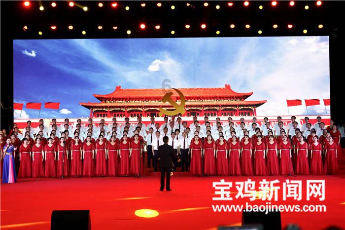 男朋友情人节没送礼物给我，是他不爱我了吗